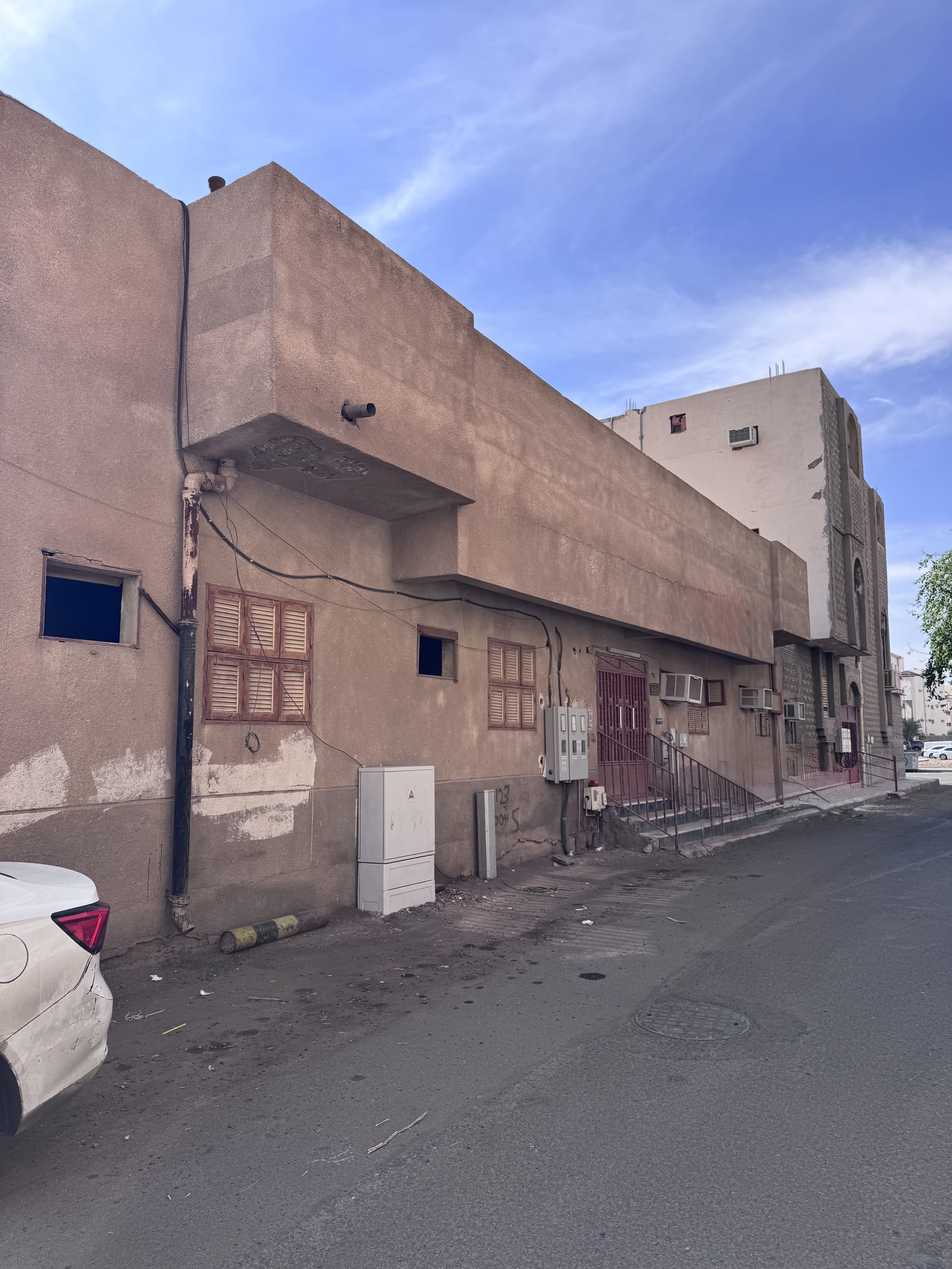 عمارة دور للبيع في حي الاسكان 