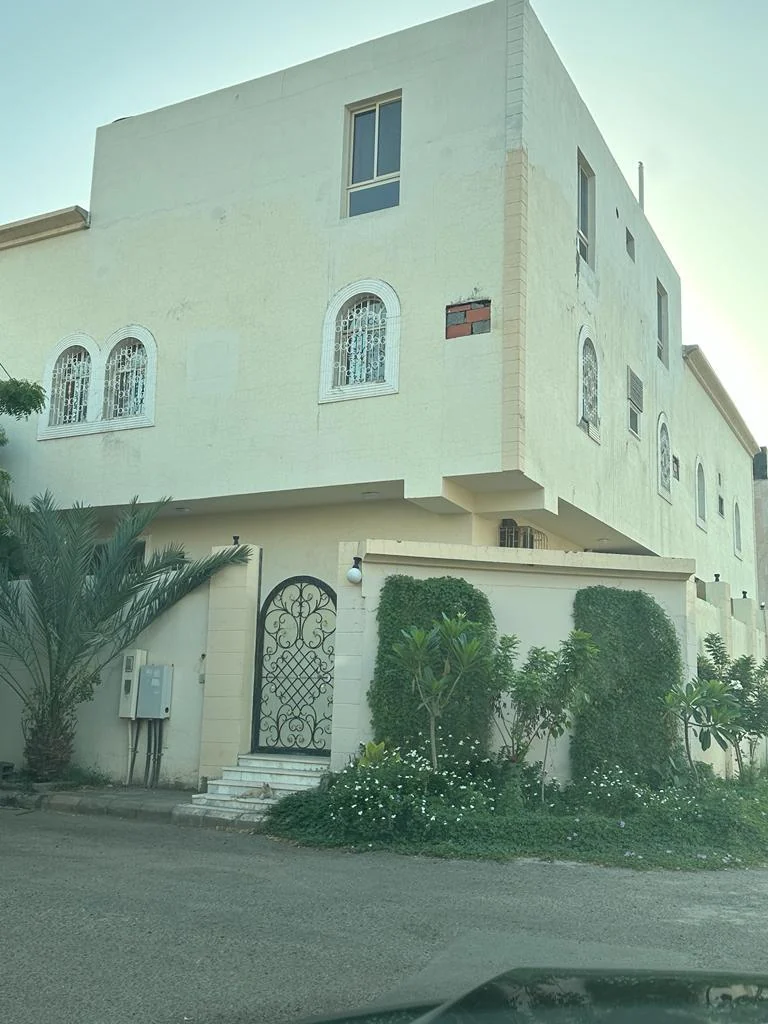 للبيع فيلتان منفصلتان بصك واحد – حي الازهري – المدينة المنورة