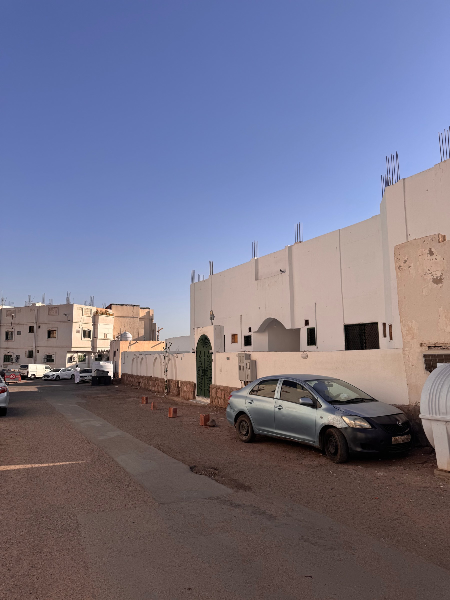 عمارة سكنية للبيع – حي سيد الشهداء – المدينة المنورة - صورة العقار 3